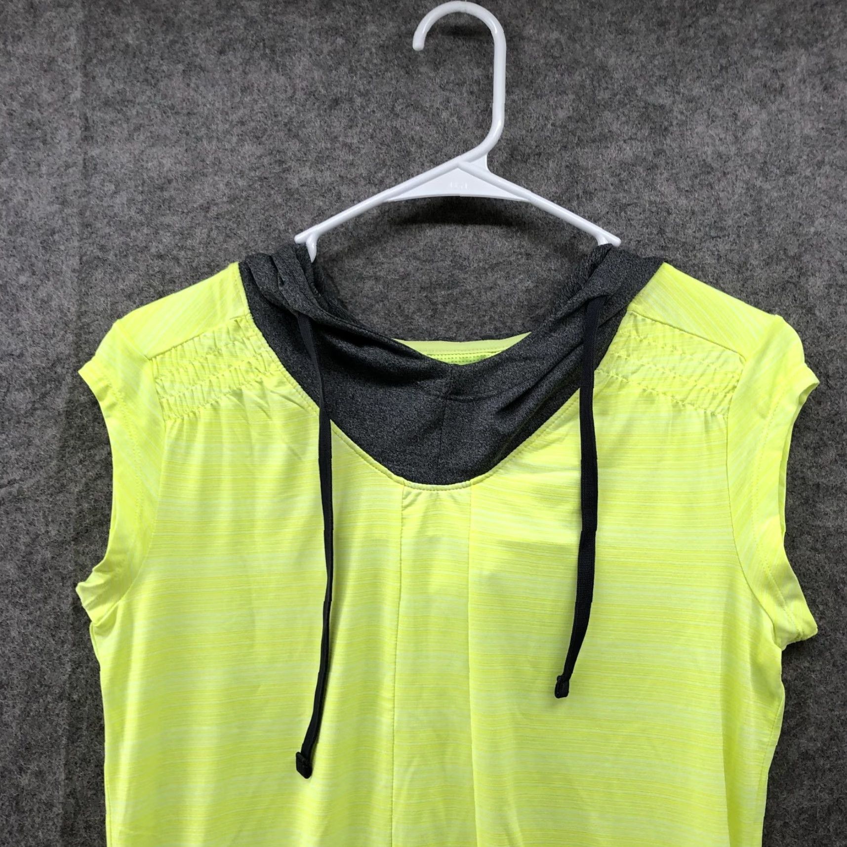 Vintage VINTAGE MPG Sleeveless Hoodie Top Womens S Neon Yellow Gray Pullover Active Running Size S / US 4 / IT 40 - 3 Thumbnail