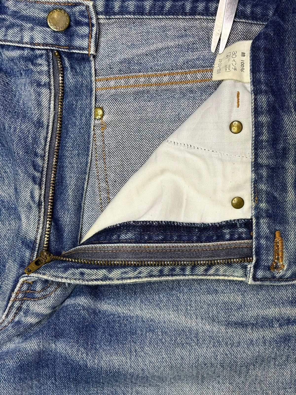 Japanese Brand Vintage Japanese Brand Faded Wash Distressed Jeans Size US 30 / EU 46 - 9 Thumbnail