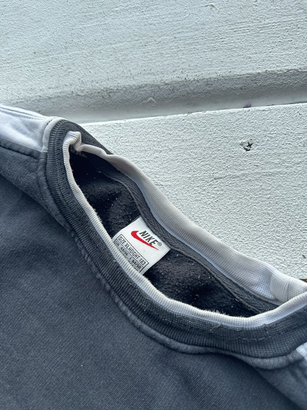 Vintage 🚨90s Nike Big Logo Swoosh FADE Oversized Sweatshirt y2k rare Size US XL / EU 56 / 4 - 7 Thumbnail