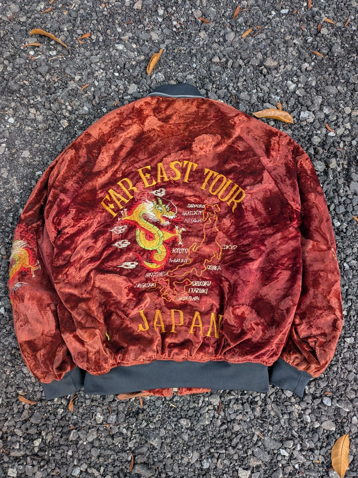 Other Vintage Korean war velvet embroidered Dragon souvenir jacket Size US L / EU 52-54 / 3 - 3 Thumbnail