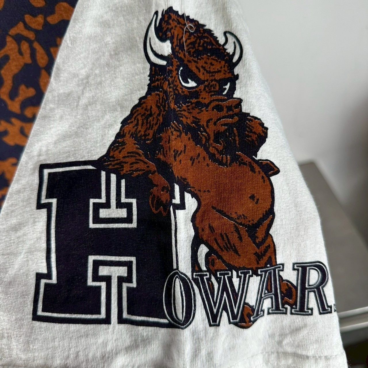NCAA × Vintage Vintage 90s Howard University Bison Mascot NCAA AOP T-shirt Size US XL / EU 56 / 4 - 5 Thumbnail