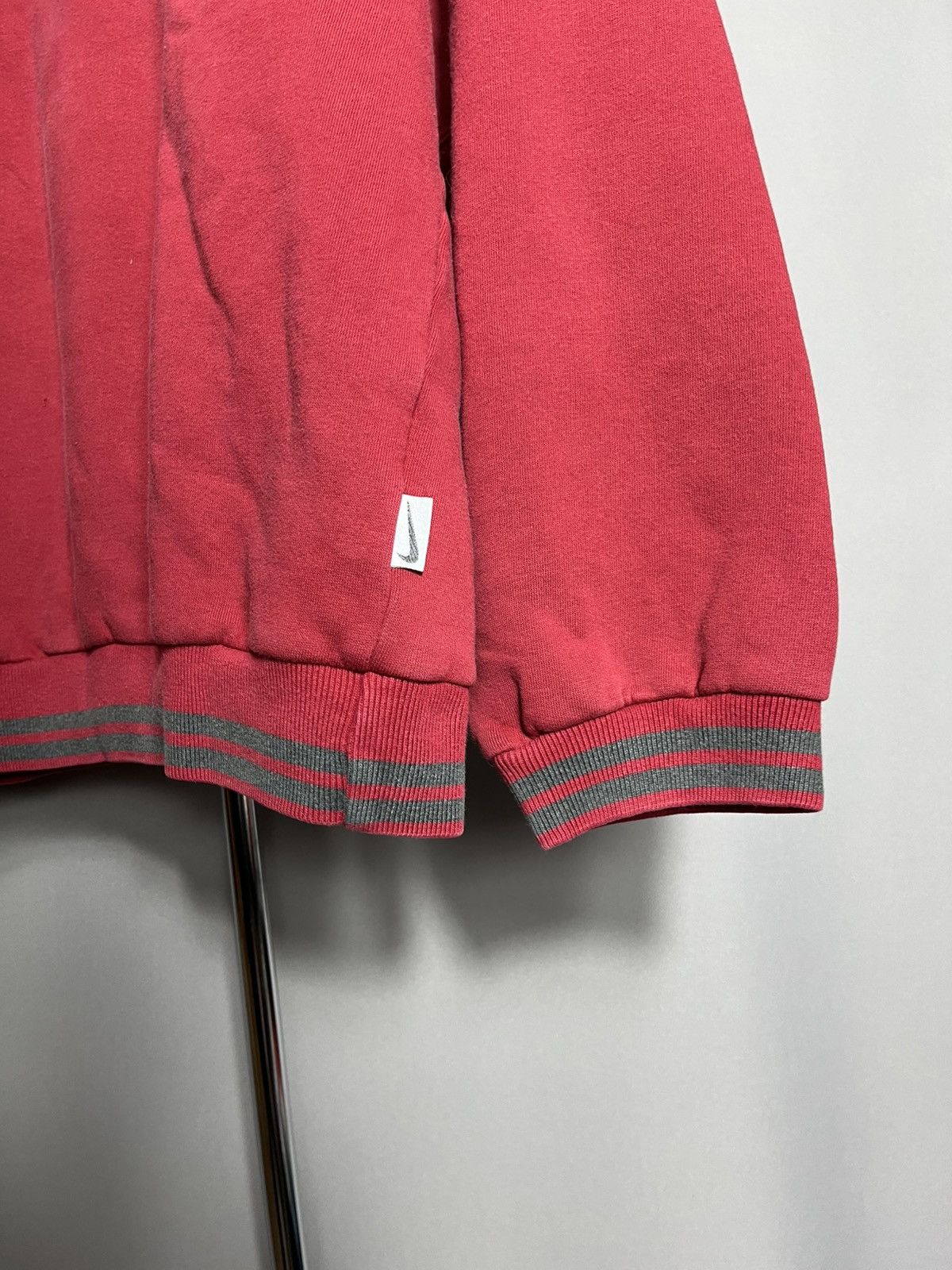 Nike Vintage Nike 90s sweatshirt mens red center logo big swoosh Size US M / EU 48-50 / 2 - 9 Thumbnail