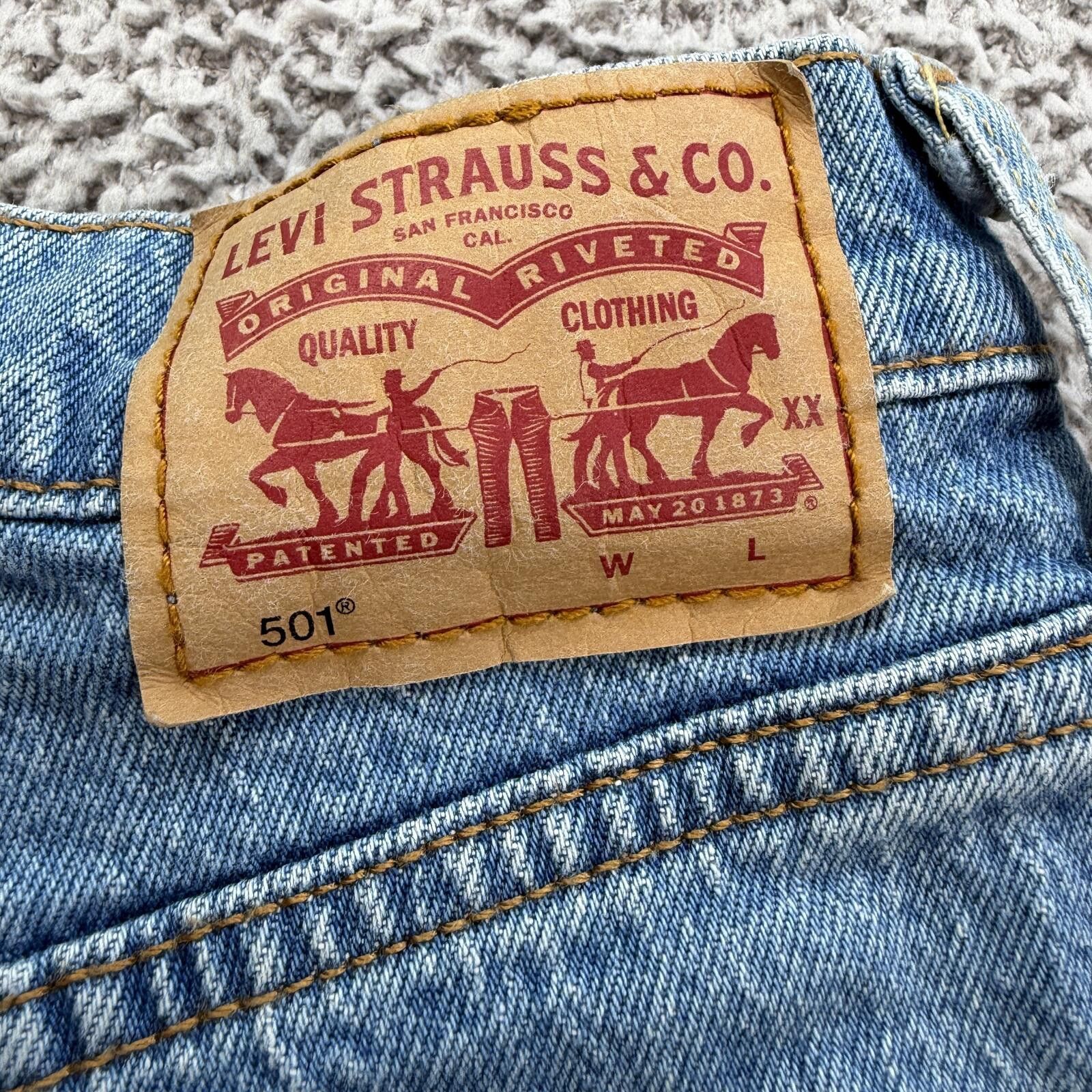Levi's Levis 501 Womens Denim Cut Off Jean Shorts 28W Light Wash Size 28" / US 6 / IT 42 - 4 Thumbnail