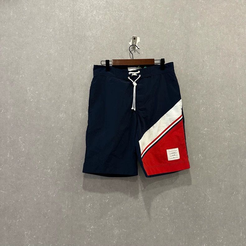 Thom Browne Thom Browne size1 Solid striped casual shorts Size US 26 / EU 42 - 1 Thumbnail