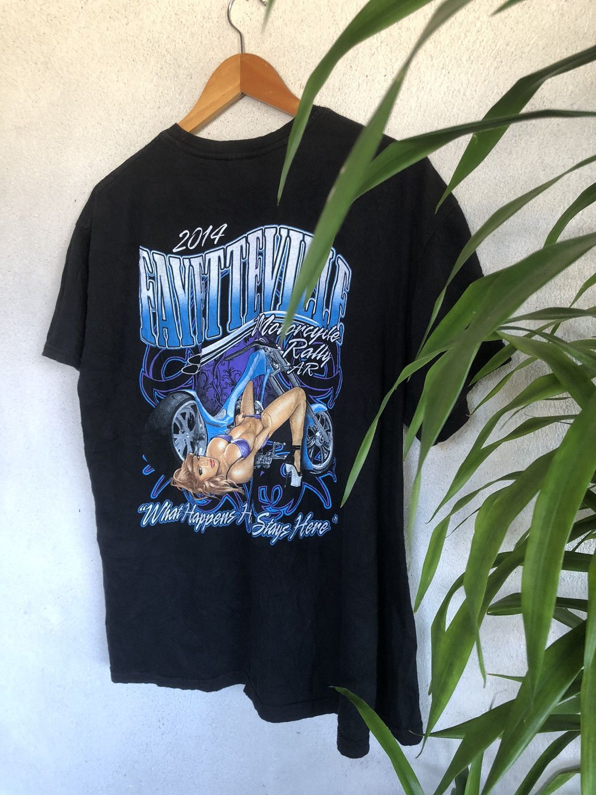 Harley Davidson × Vintage Vintage Y2K Fayetteville Motorcycle Rally Girl Backhit Tee Size US XL / EU 56 / 4 - 3 Thumbnail