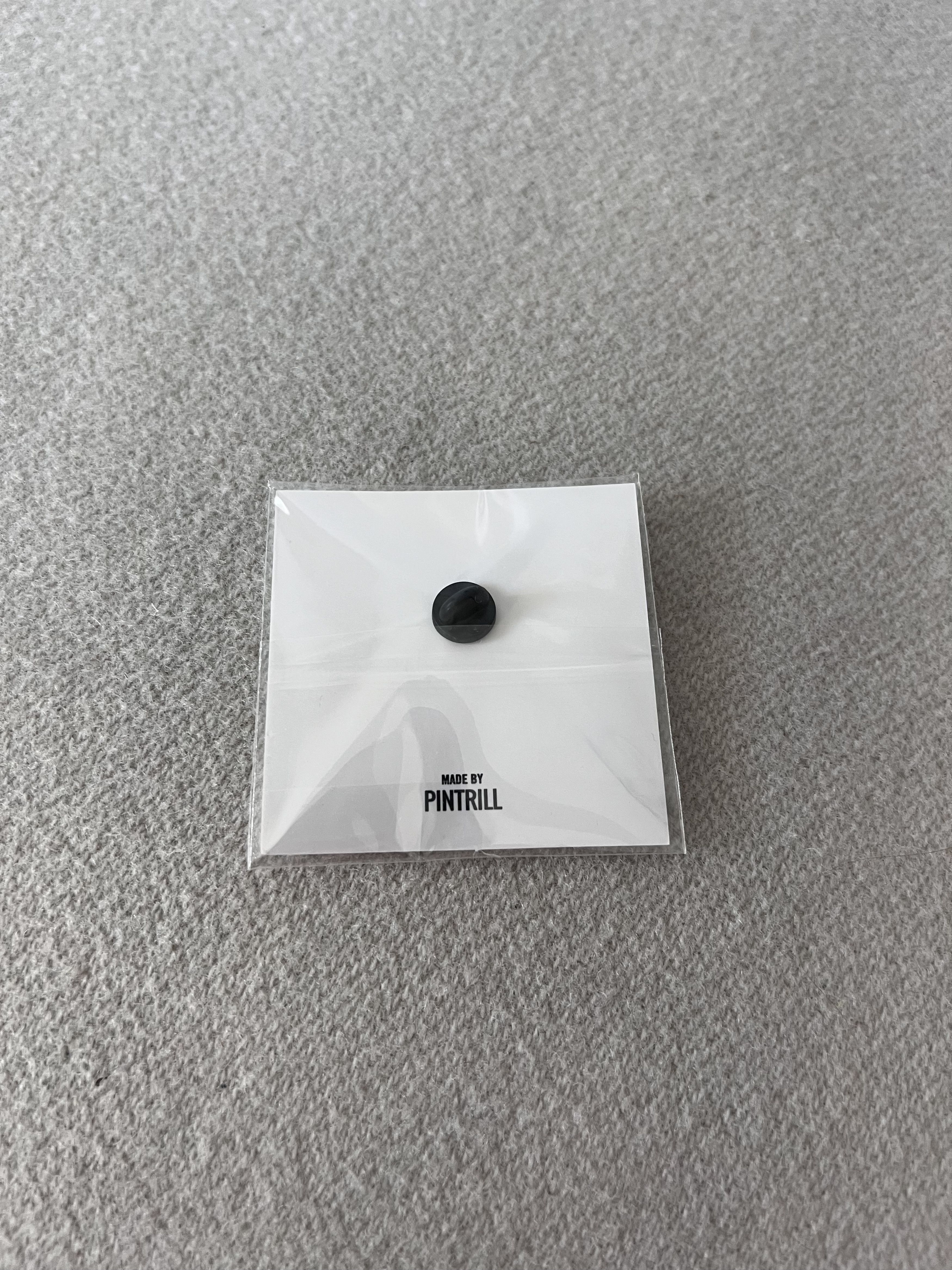Levi's Pintrill Levi's Verdy Don't Bother Me Anymore Pin Size ONE SIZE - 2 Thumbnail