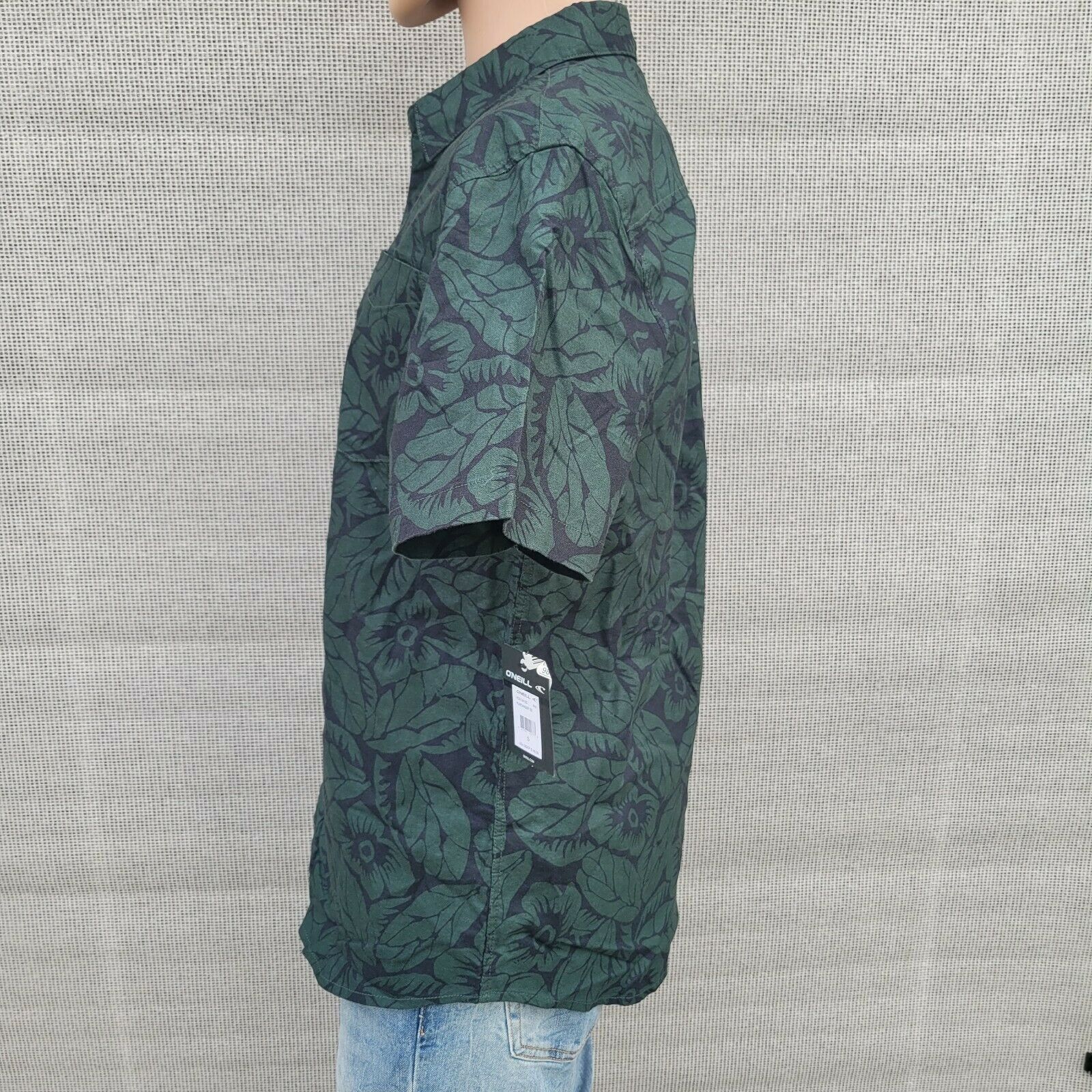 O'Neill Men's O'Neill Forest Green Button-Up Shirt. Size XXL. Size US XXL / EU 58 / 5 - 7 Thumbnail