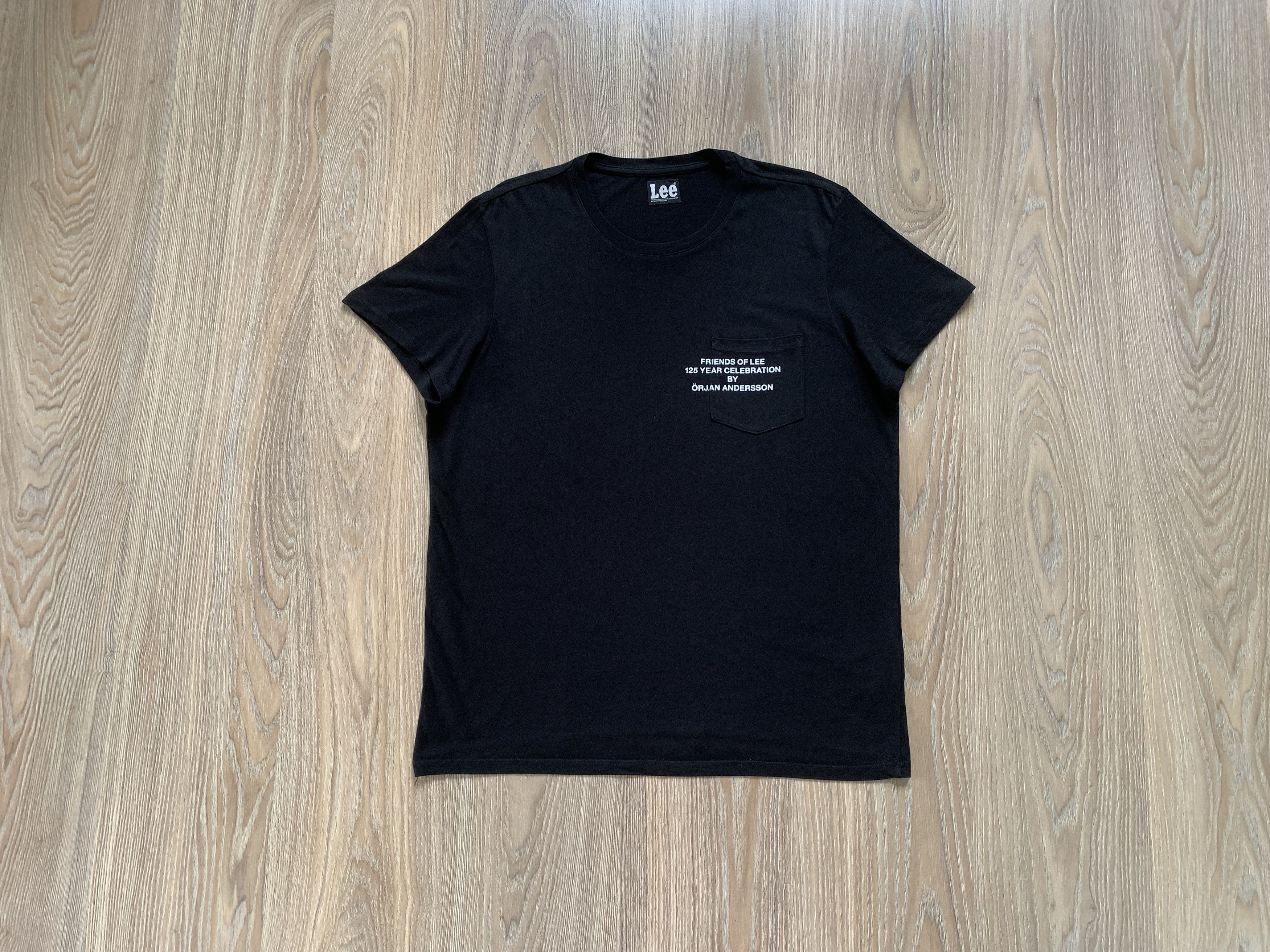 Lee × Vintage Rare Lee Orjan Andersson Black Pocket T Shirt Size US L / EU 52-54 / 3 - 9 Thumbnail