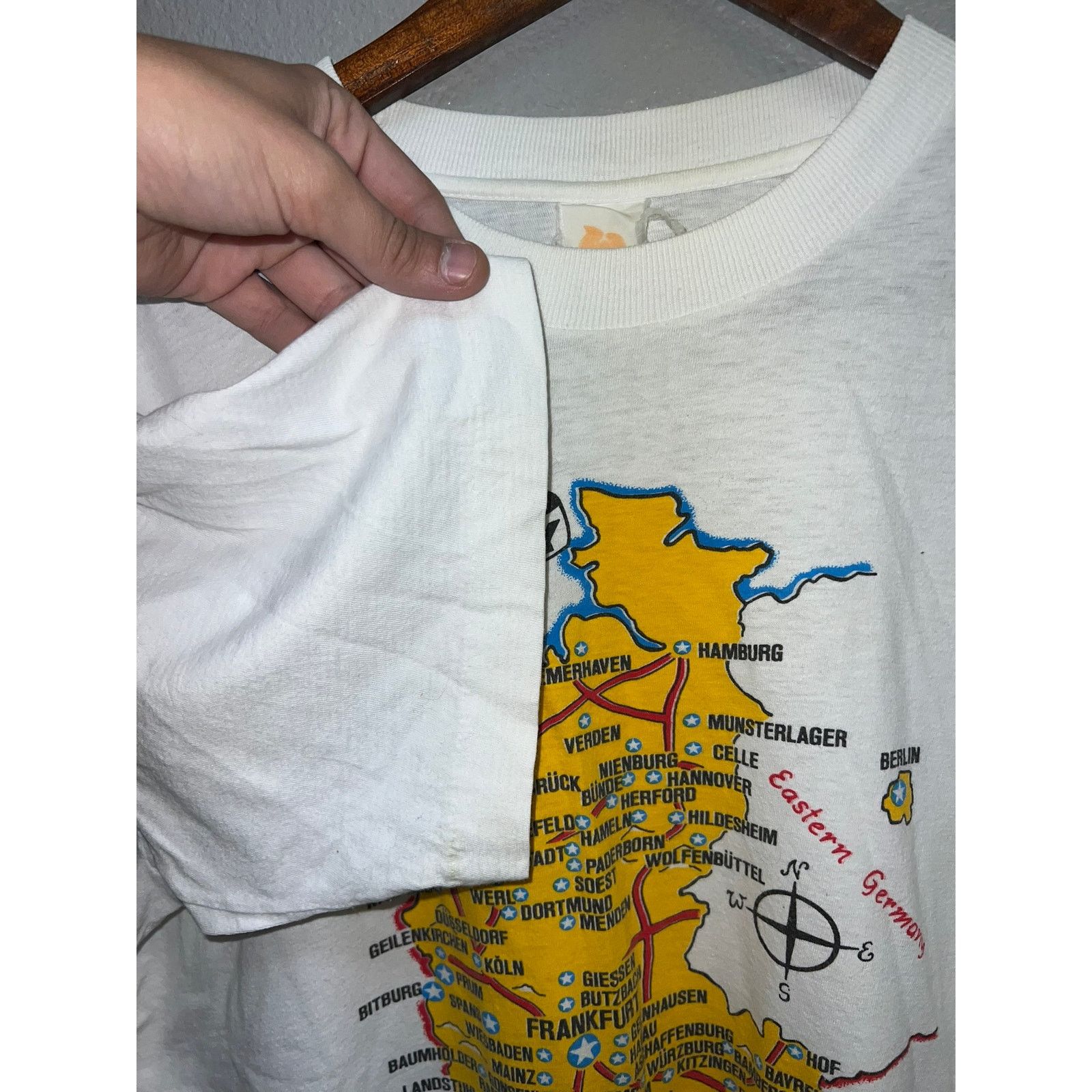 Vintage Vintage Germany Map Shirt Destination City Tee 80s 90s VTG L Size US L / EU 52-54 / 3 - 6 Thumbnail