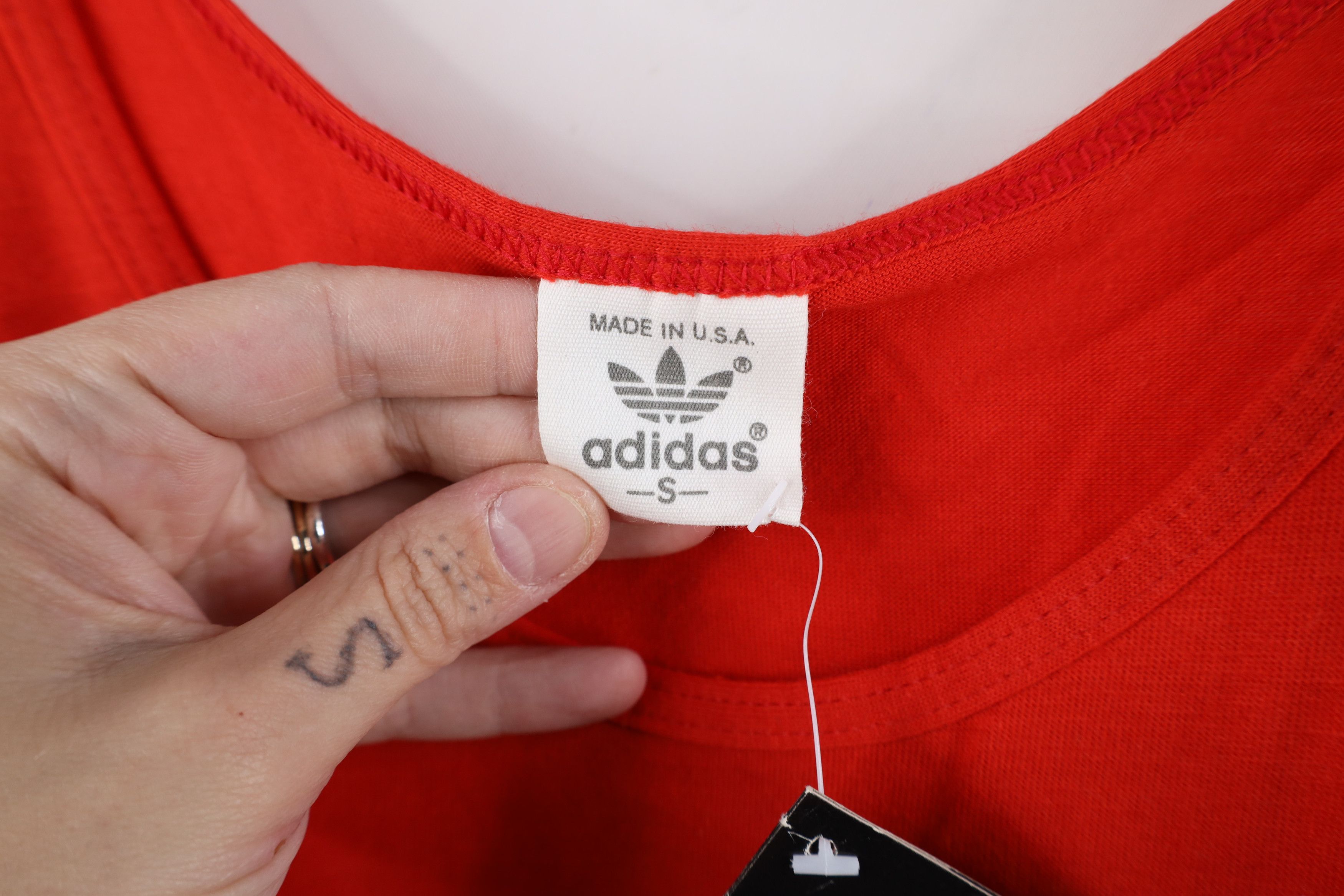 Adidas × Vintage Deadstock Vintage 80s 90s Adidas Tank Top T-Shirt Red USA Size US S / EU 44-46 / 1 - 5 Thumbnail