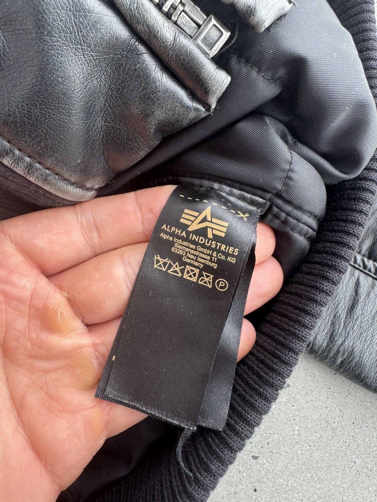 Alpha Industries Alpha Industries MA-1 Bomber Leather Jacket streetwear rare Size US L / EU 52-54 / 3 - 4 Thumbnail