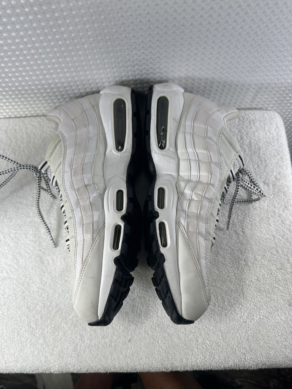 Nike Nike Air Max 95 White/White/Black Shoes Size US 12 / EU 45 - 4 Thumbnail