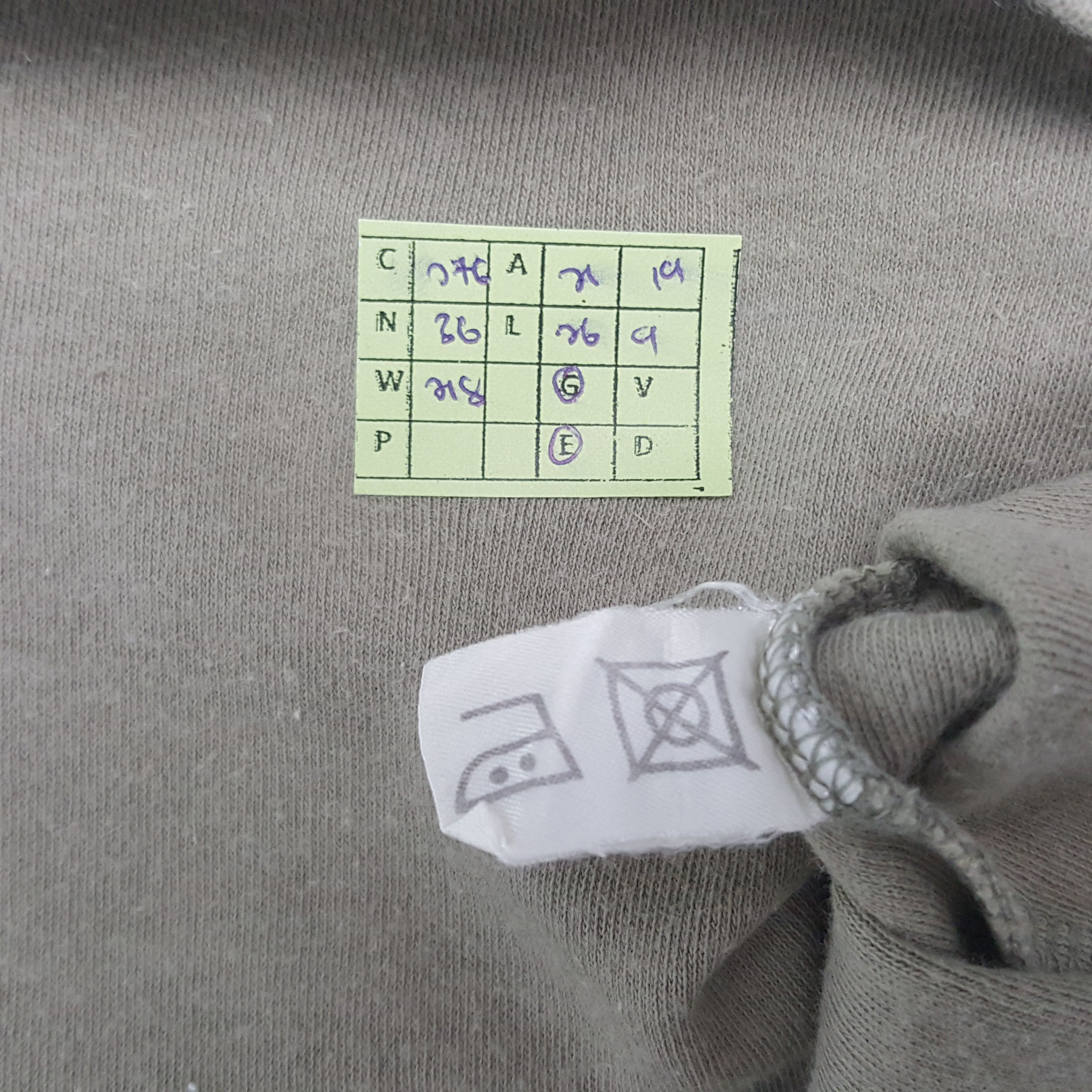 Burberry Vintage Burberry Italian Brand Big Logo Tshirt C276N36 Size US L / EU 52-54 / 3 - 5 Thumbnail