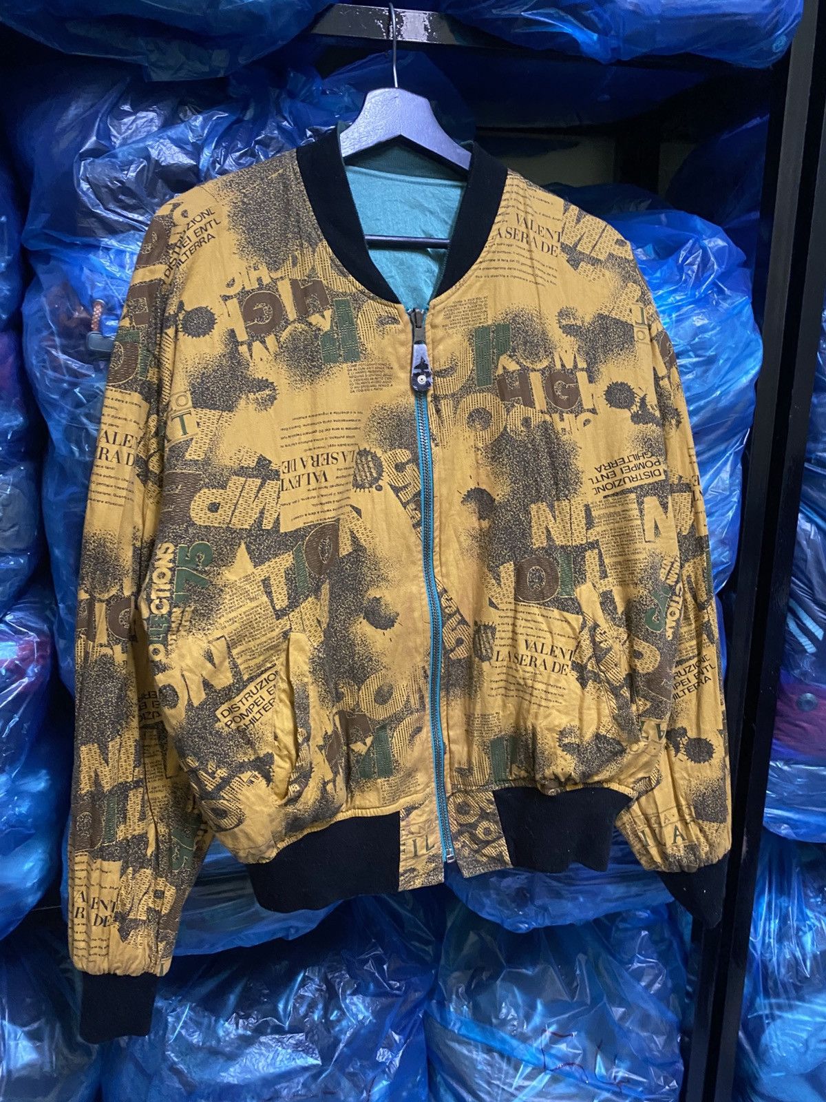 Japanese Brand Vintage Reversible Zodiac Bomber Graphic Yellow Newspaper Size US L / EU 52-54 / 3 - 5 Thumbnail