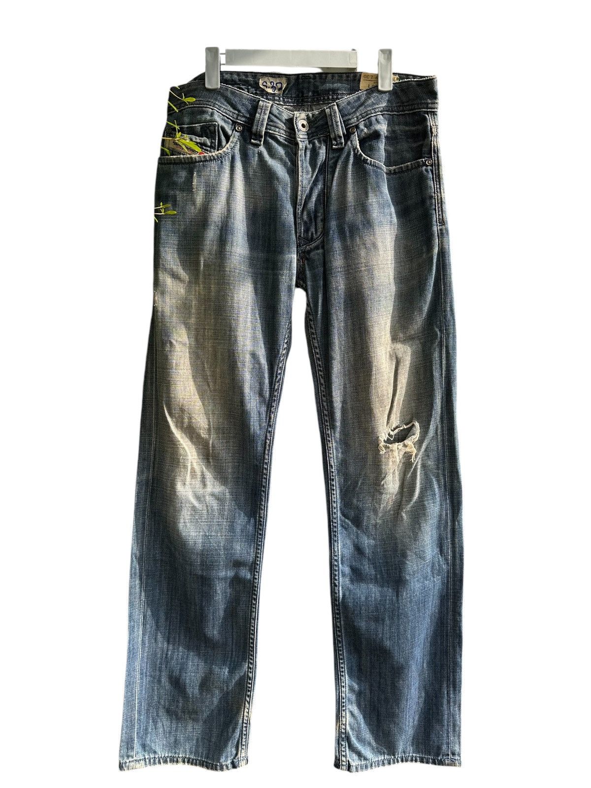 Diesel Diesel Italy Distress Jeans . Size US 32 / EU 48 - 1 Thumbnail