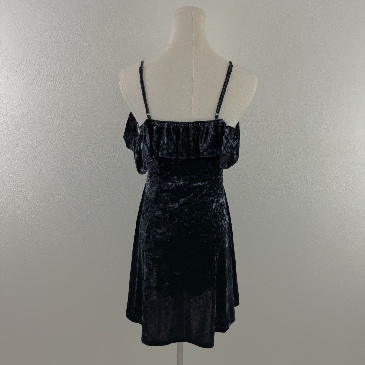 American Eagle Outfitters AMERICAN EAGLE Dark Blue Crushed Velvet Babydoll Mini Dress Size S / US 4 / IT 40 - 9 Thumbnail