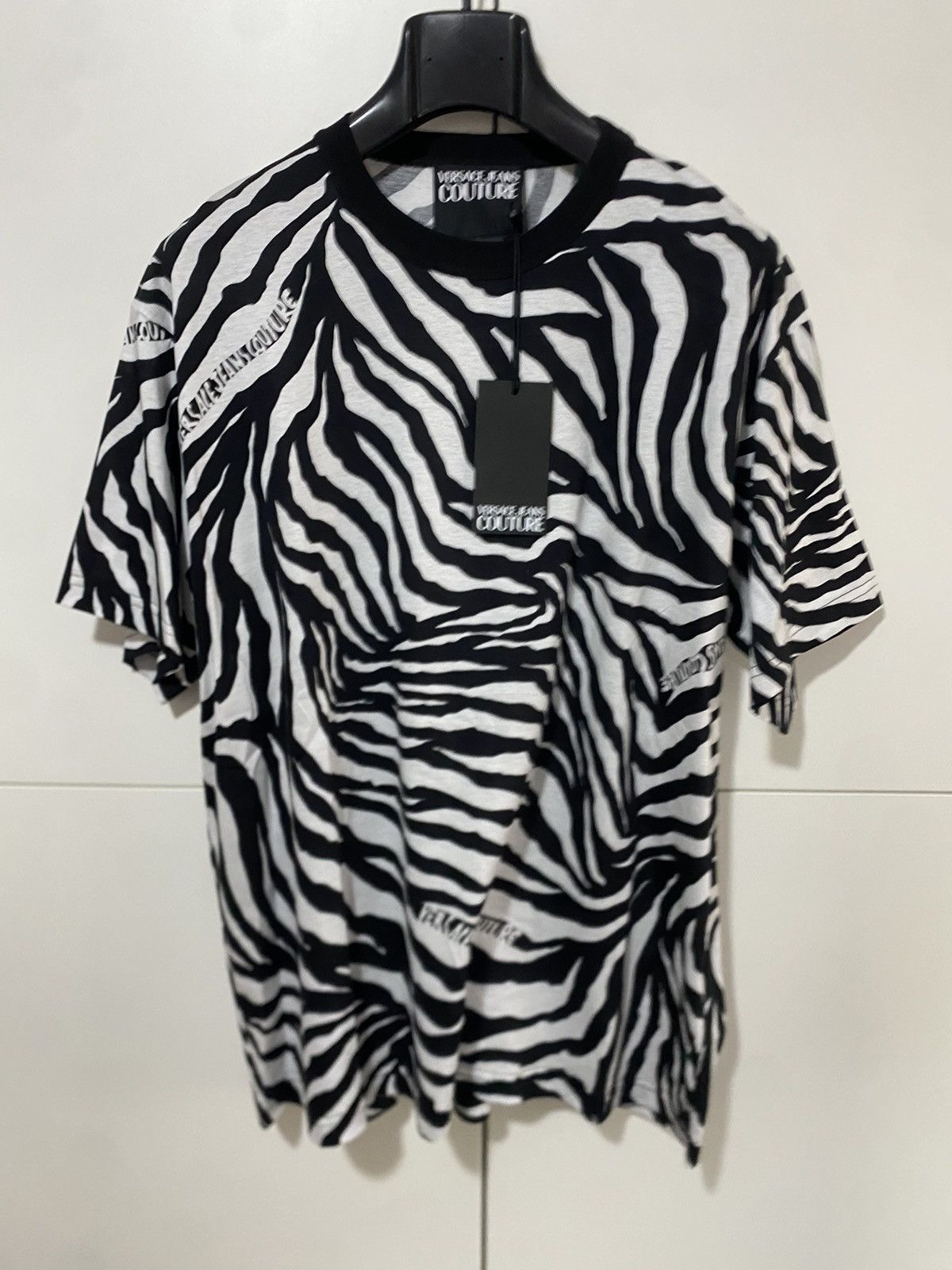 Versace Jeans Couture Versace Jeans Culture Zebra Print T-shirt, size XXL, black Size US XXL / EU 58 / 5 - 1 Thumbnail