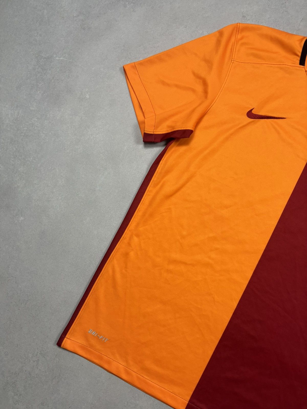 Nike Nike Galatasaray 2015 2016 Home Jersey Football Kit Shirt M Size US M / EU 48-50 / 2 - 3 Thumbnail