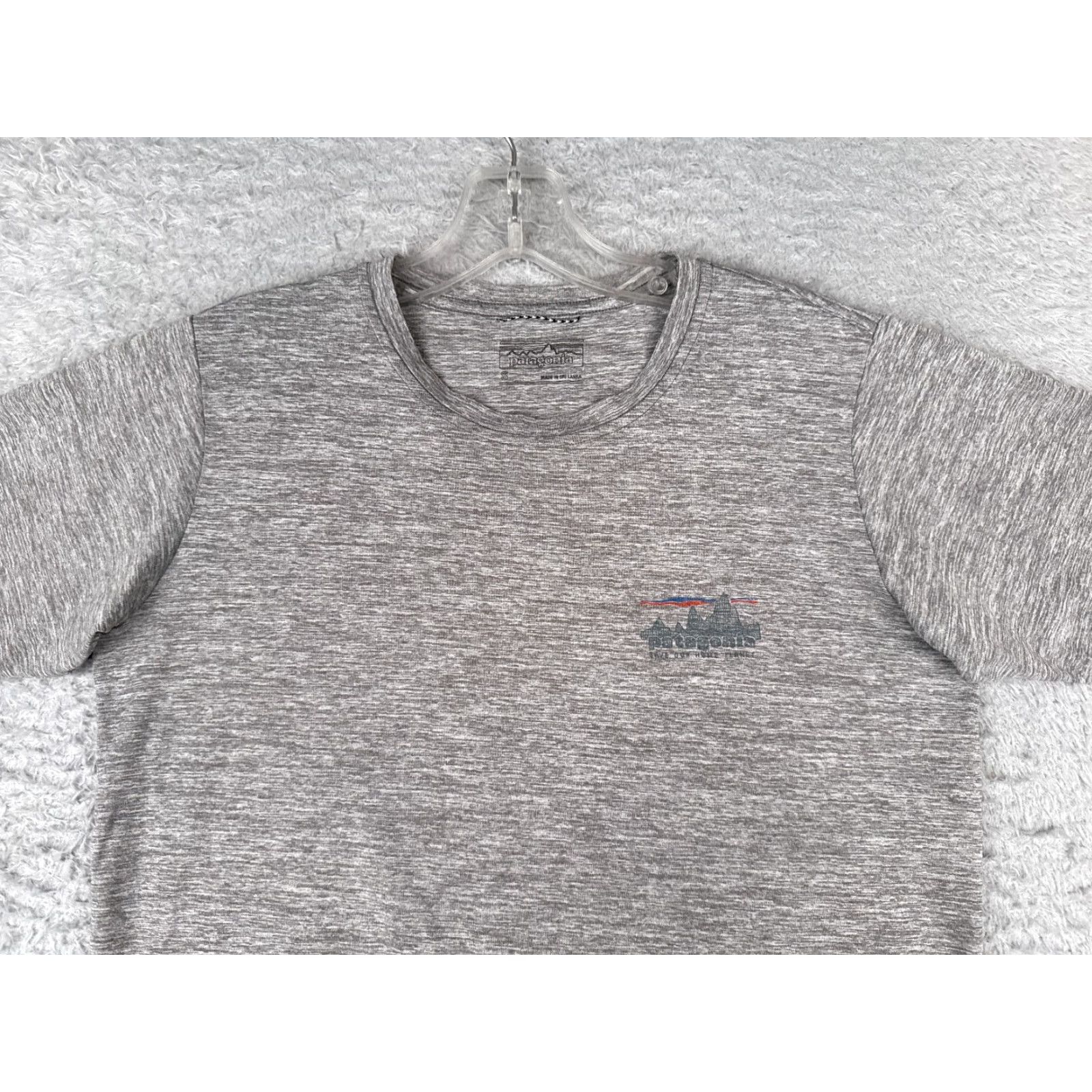Patagonia Patagonia Shirt Men Small Gray Short Sleeve Crew Neck Fitz Roy Logo READ Size US S / EU 44-46 / 1 - 4 Thumbnail