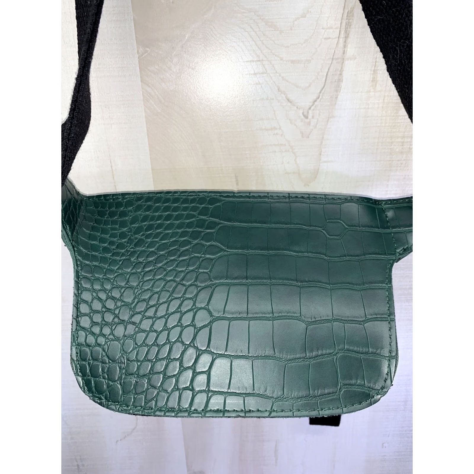 Vintage VINTAGE Women’s Faux Alligator Green Zip Fanny Pack -4237 Size ONE SIZE - 6 Thumbnail