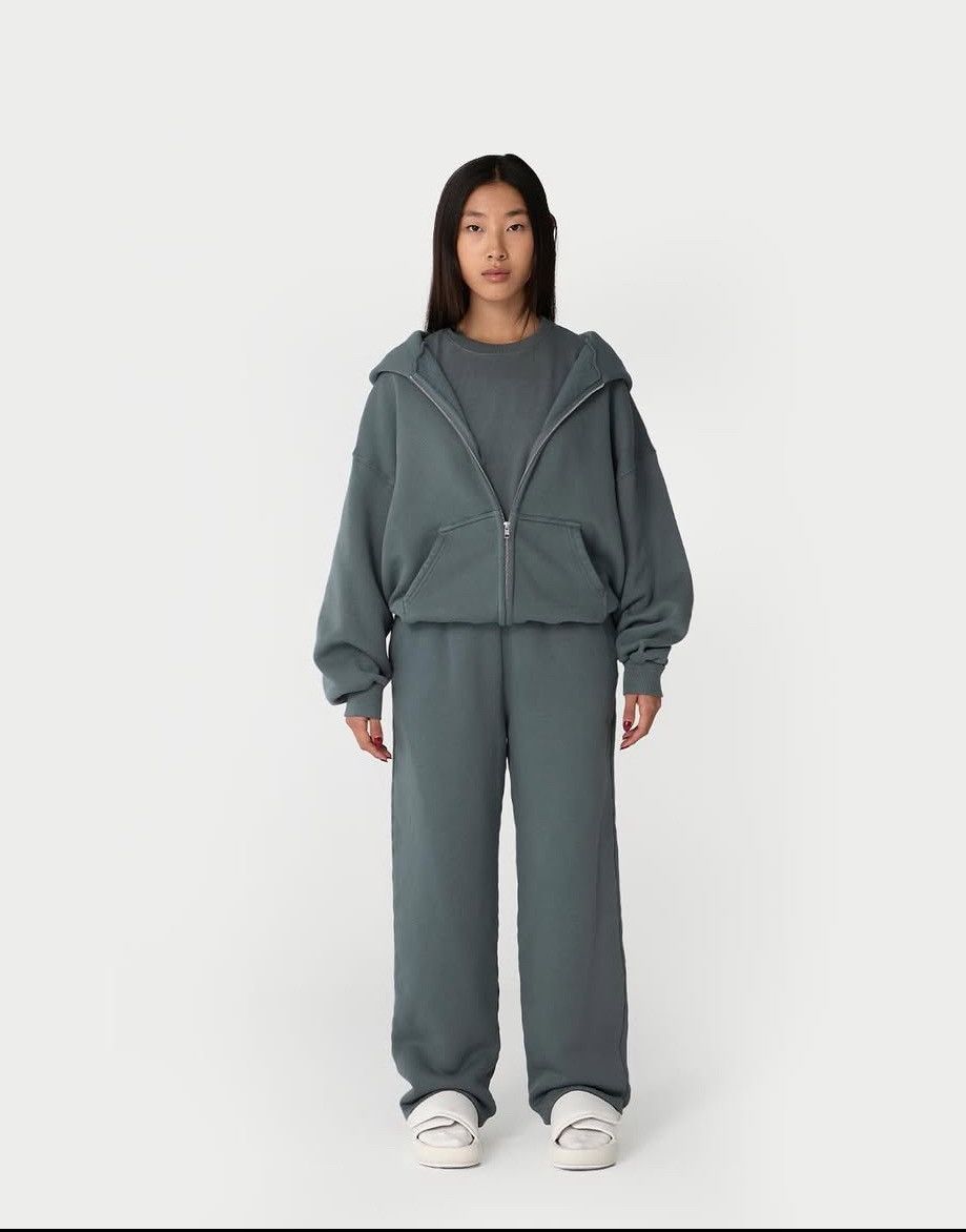 Velour Velour garmet - pants and zipped hoodie Size US L / EU 52-54 / 3 - 1 Thumbnail