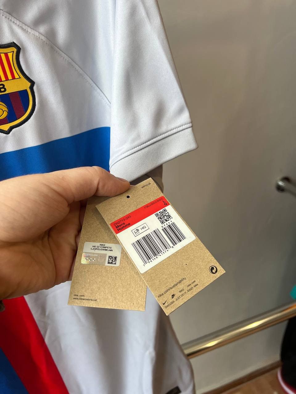 Nike NEW 2022/23 BARCELONA FC THIRD SOCCER JERSEY SHIRT SIZE L Size US L / EU 52-54 / 3 - 8 Thumbnail