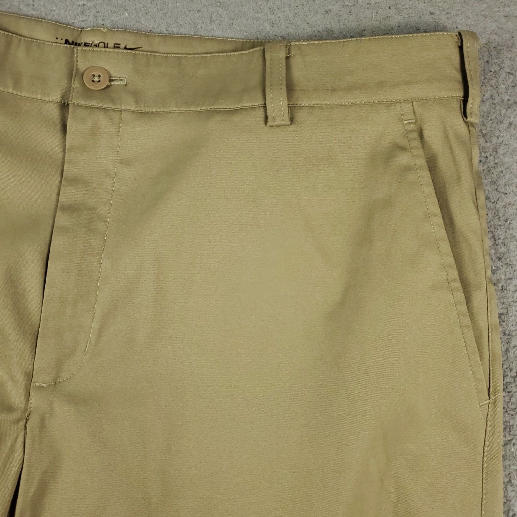 Nike Nike Shorts Mens Size 36 Beige Golf Dri Fit Flat Front Chino Casual Regular Nike Waist 36 Beige Shirt? Size US 36 / EU 52 - 3 Thumbnail