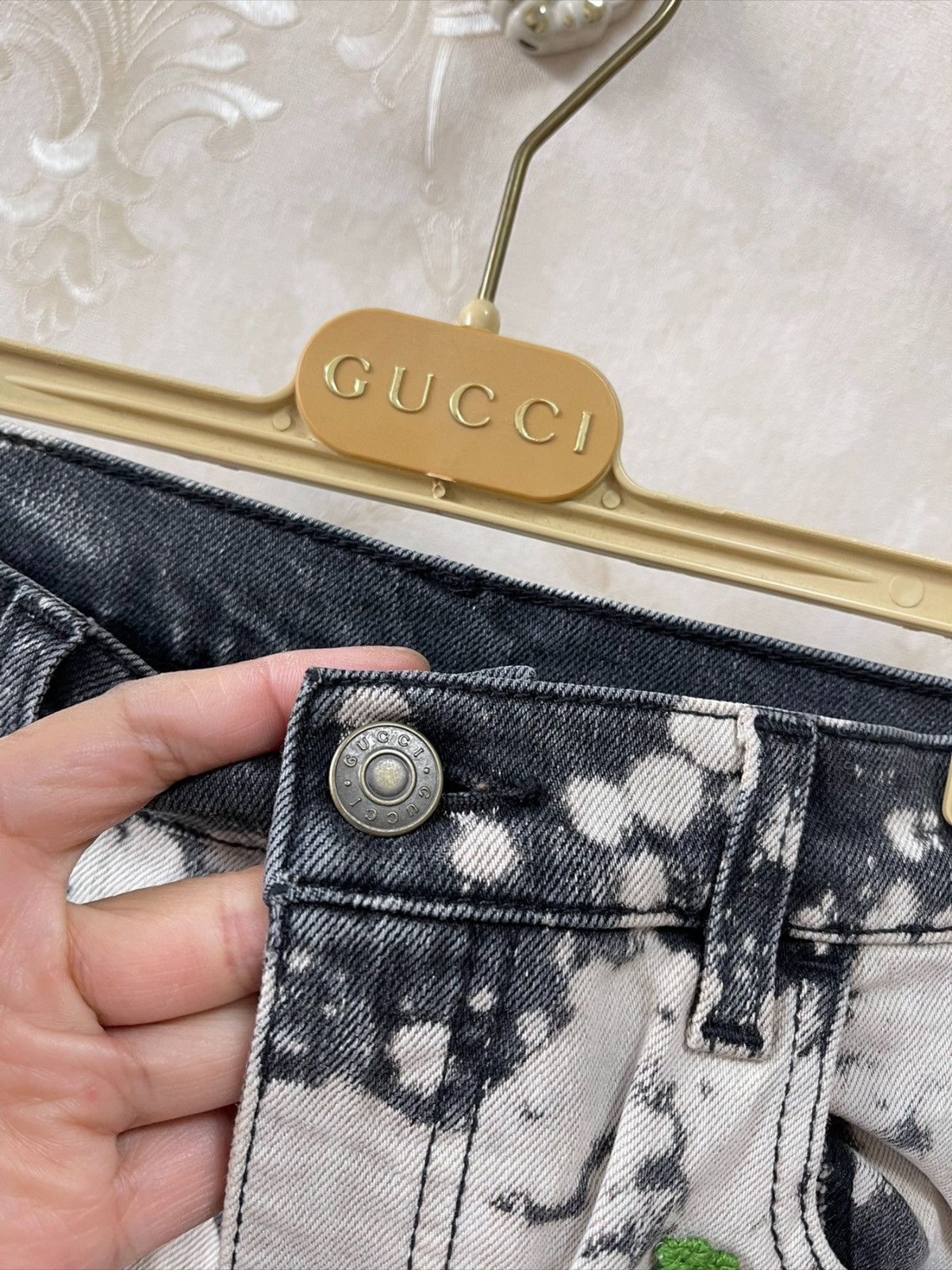 Gucci Gucci Tiger Flower Embroidery Bleach Denim Jeans size24 Size 24" / US 00 / IT 34 - 7 Thumbnail