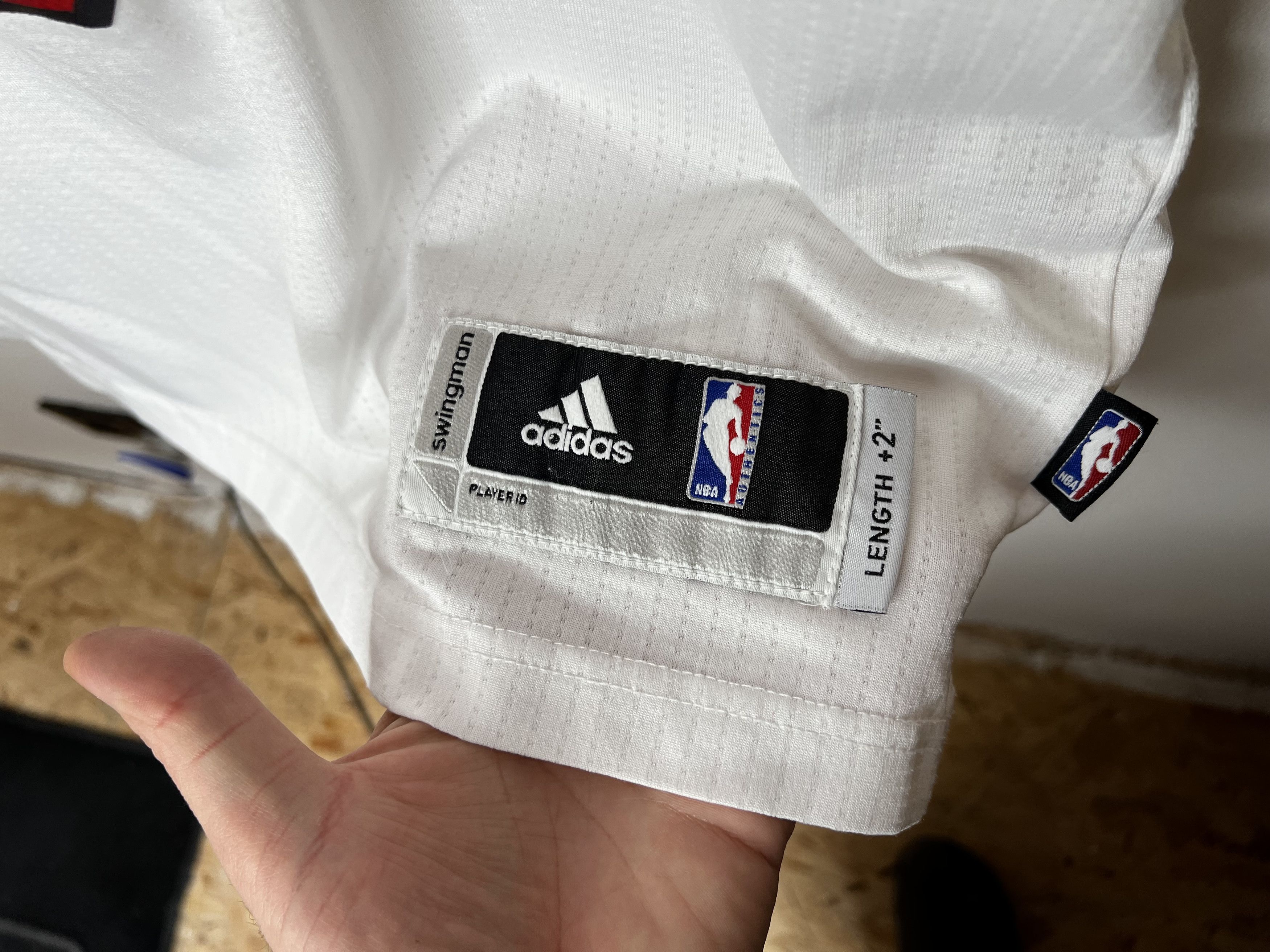Adidas WADE #3 CHICAGO BULLS 2016 HOME NBA BASKETBALL JERSEY SHIRT Size US M / EU 48-50 / 2 - 6 Thumbnail