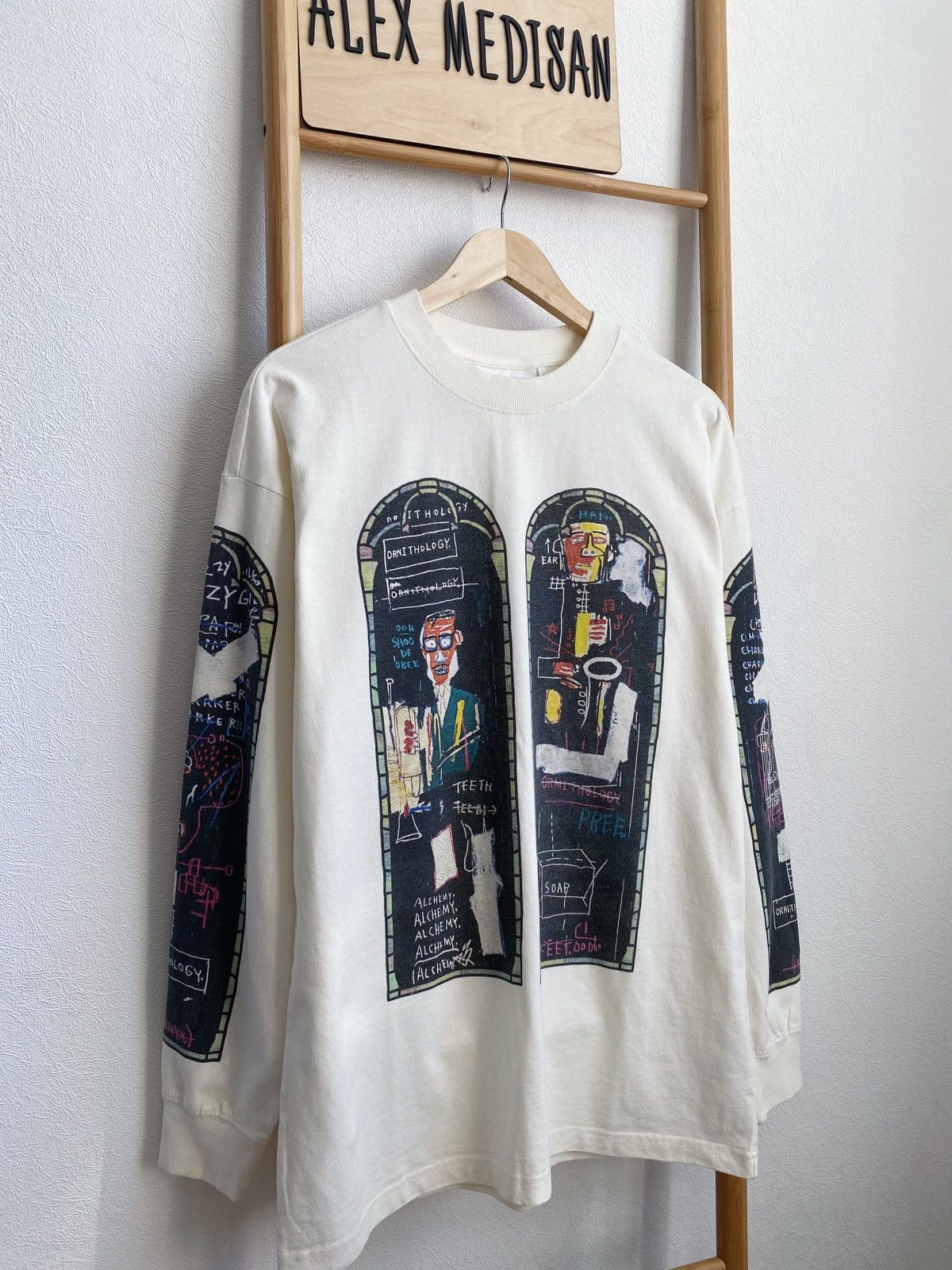 H&M × Jean-Michel Basquiat × Who Decides War WHO DECIDES WAR x BASQUIAT x H&M LONG SLEEVE RELAXED T-SHIRT Size US S / EU 44-46 / 1 - 1 Thumbnail