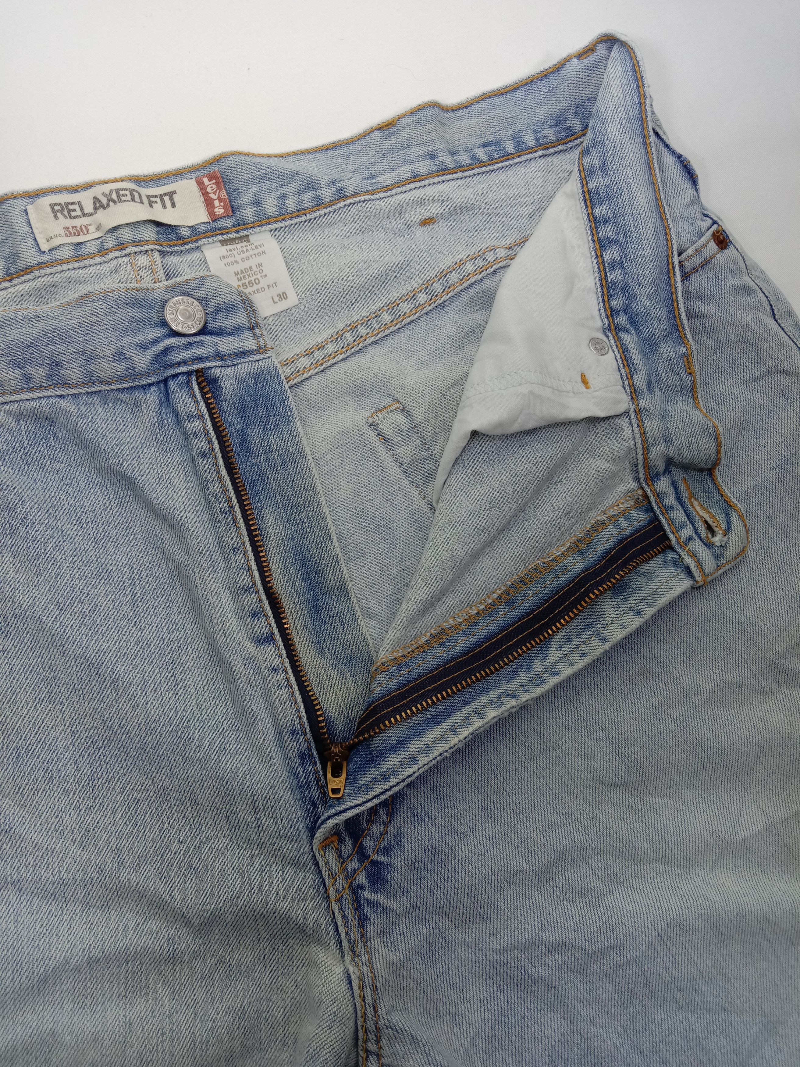 Levi's Vintage Levi's 550 Jeans Light Wash Relaxed Fit Denim Size US 39 - 9 Thumbnail