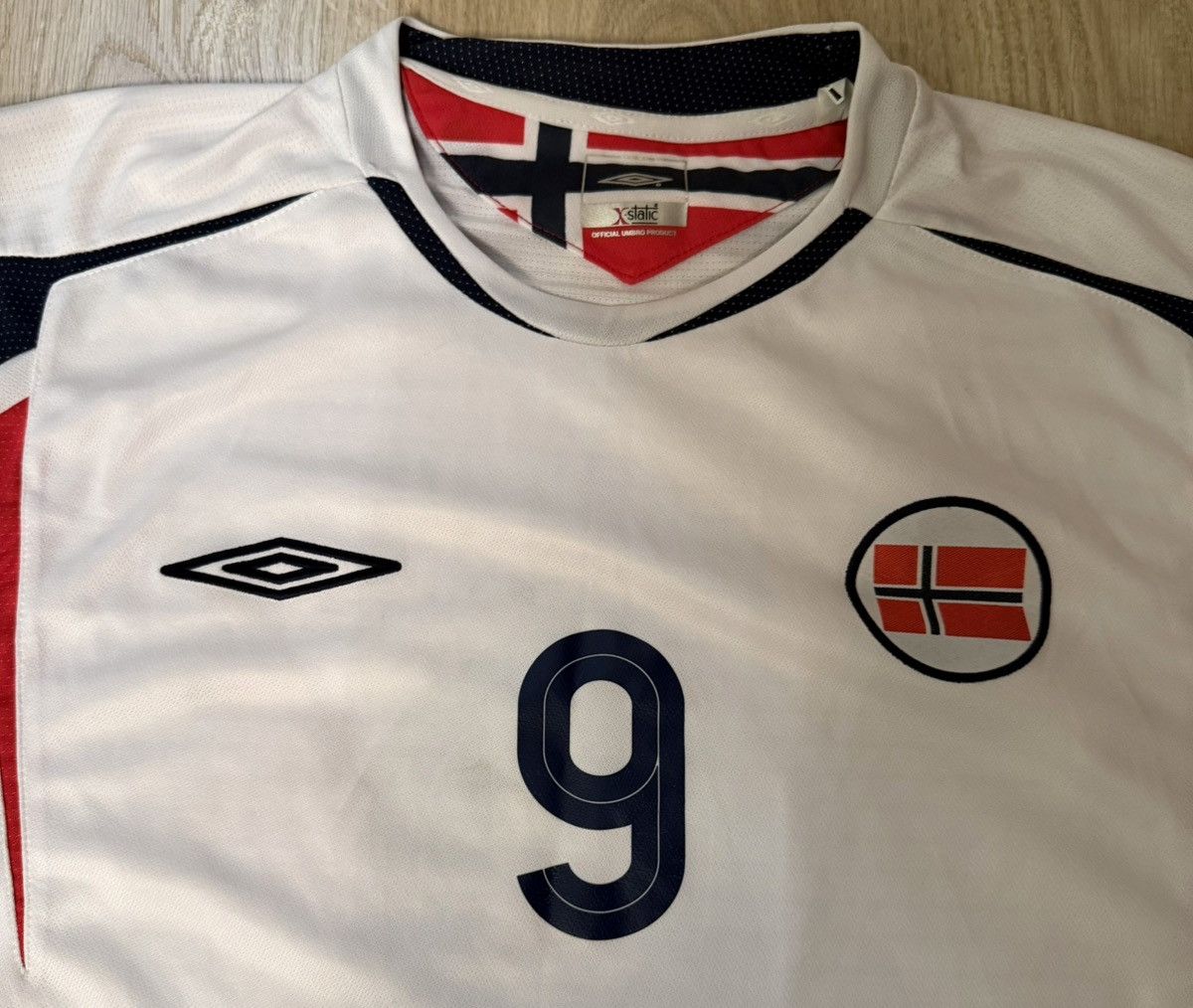 Umbro National team of Norway 🇳🇴 2005/2006 UMBRO Size US XL / EU 56 / 4 - 3 Thumbnail