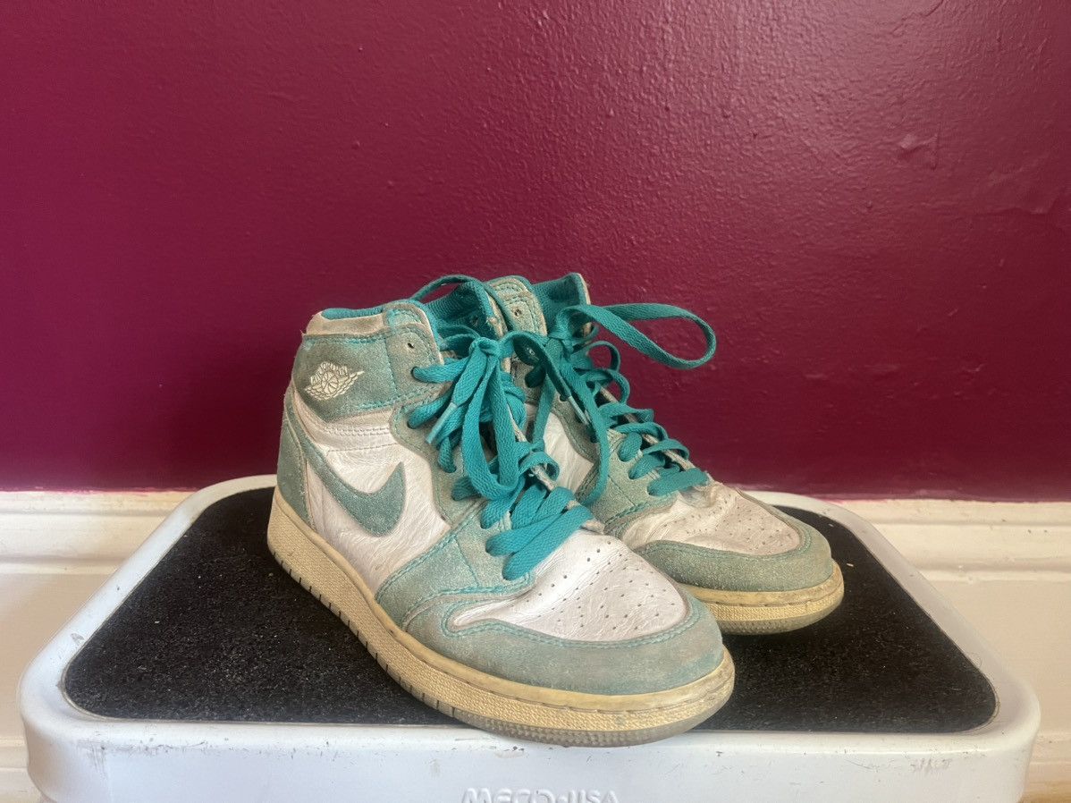 Nike Nike Air Jordan 1 Retro High OG Turbo Green Size US 5.5 / EU 38 - 2 Thumbnail