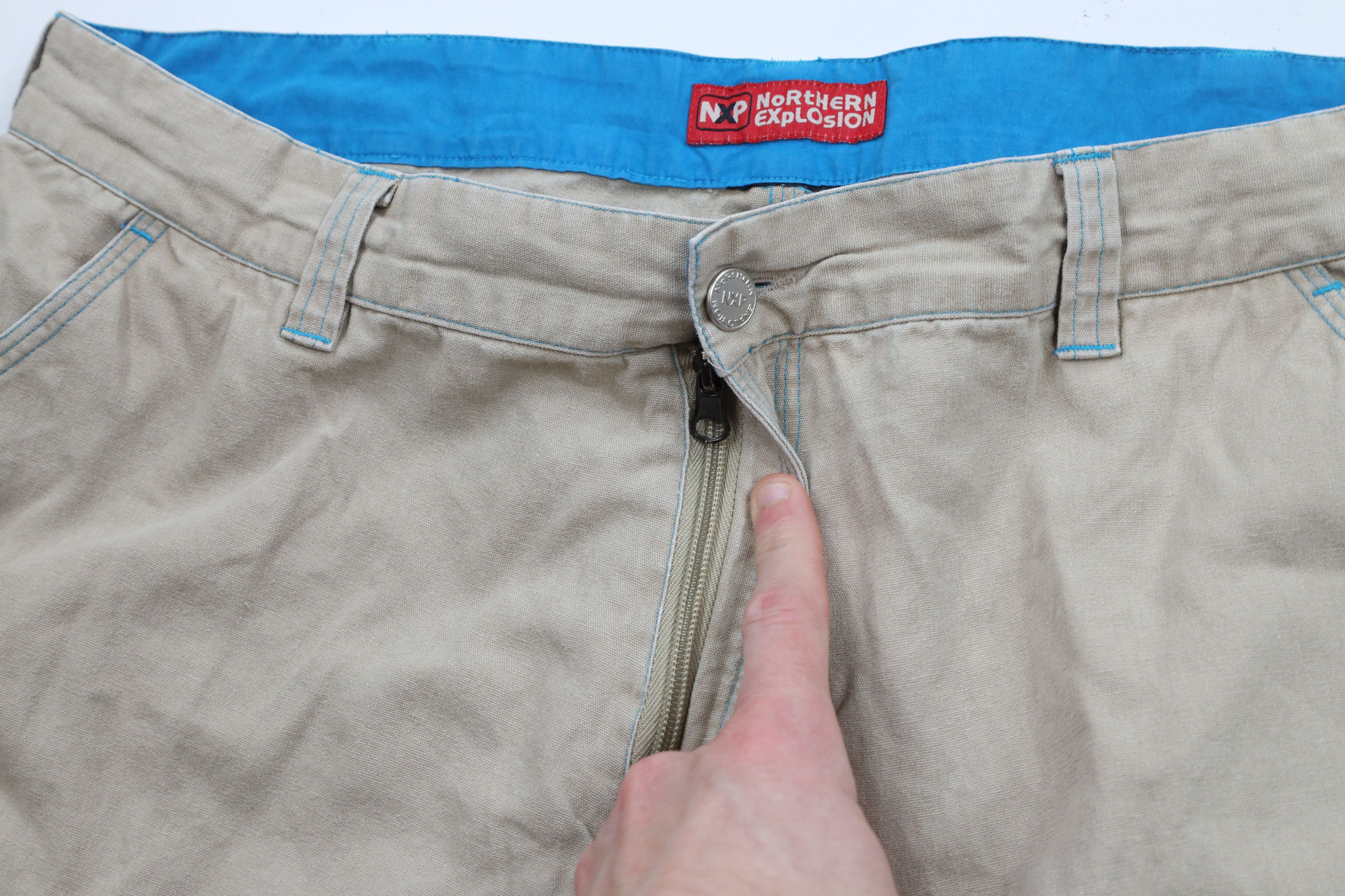 Vintage Vintage 90s Streetwear Fit Big Pocket Cargo Shorts Beige Size US 36 / EU 52 - 6 Thumbnail