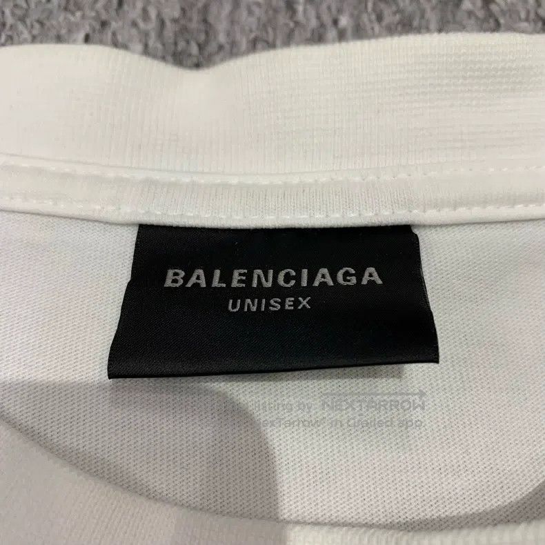 Balenciaga Balenciaga White destroyed letter logo short-sleeve, size Size US XS / EU 42 / 0 - 5 Thumbnail