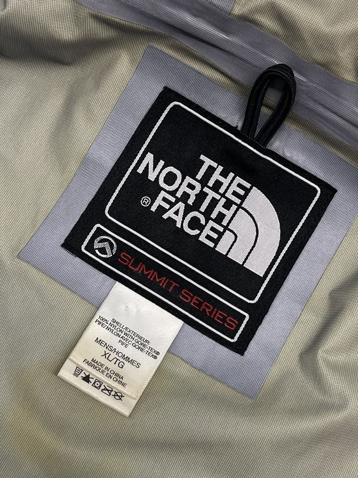 The North Face Vintage North Face Summit Series Gore-tex Jacket Size US XL / EU 56 / 4 - 8 Thumbnail