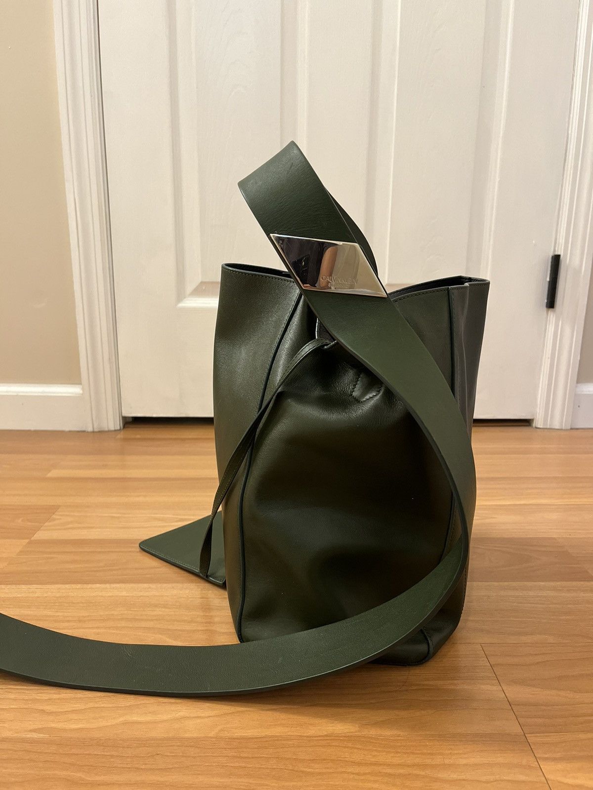Calvin Klein 205W39NYC Calvin Klein 205W39NYC Green Leather Bucket Bag Size ONE SIZE - 7 Thumbnail