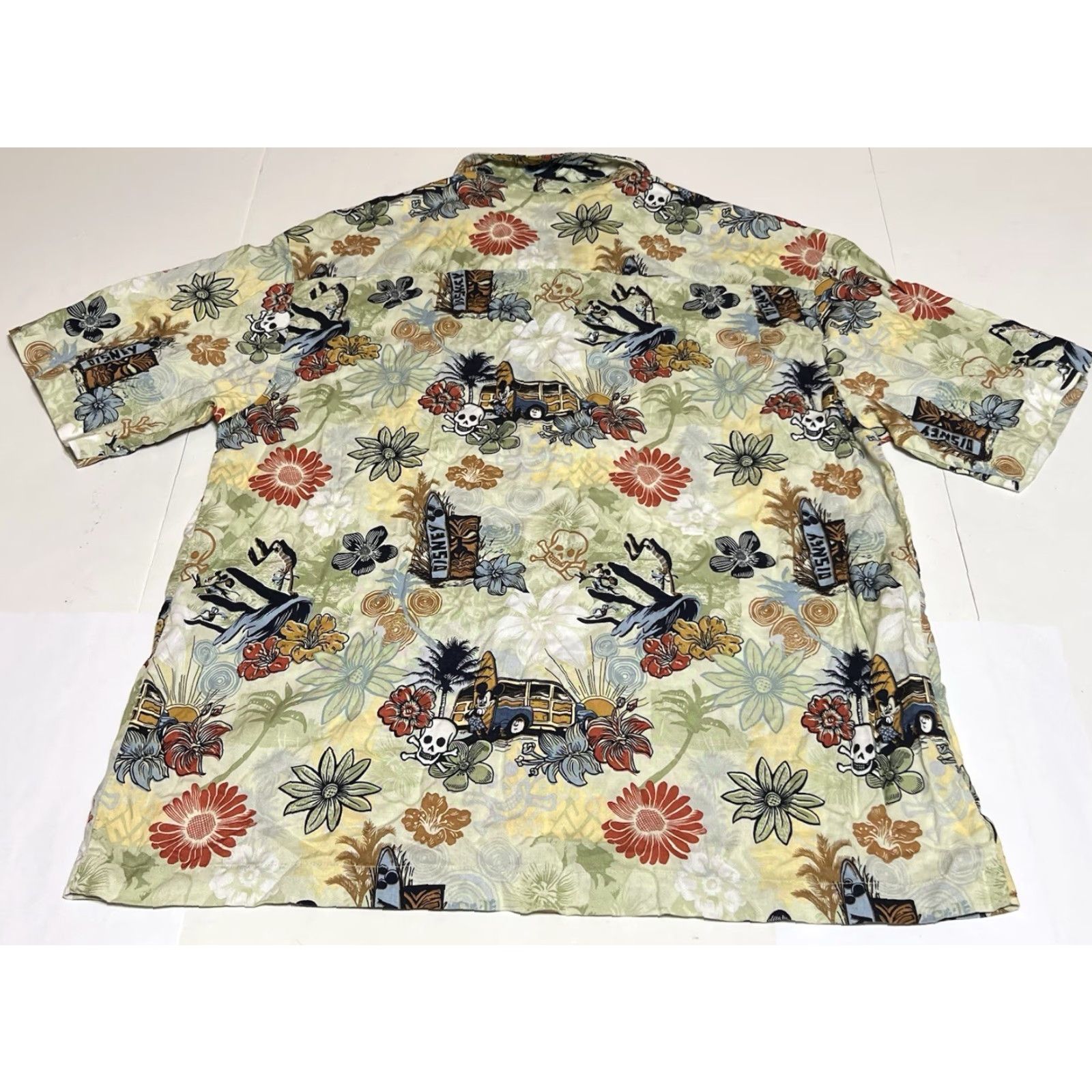 Disney VINTAGE Disney Walt Disney World Men's Hawaiian Shirt Mickey Mouse Tiki Woody Skulls Surf Size US M / EU 48-50 / 2 - 3 Thumbnail