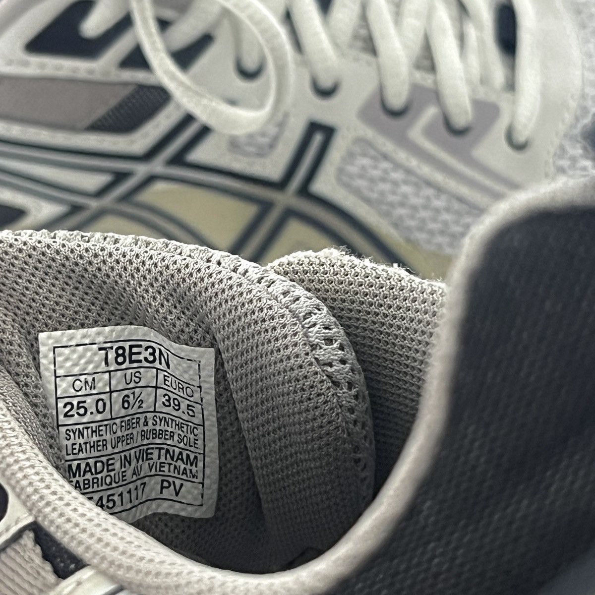 Asics × Kiko Kostadinov Kiko Kostadinov X Asics Gel-Burz 1 Birch Size US 7 / EU 40 - 8 Thumbnail