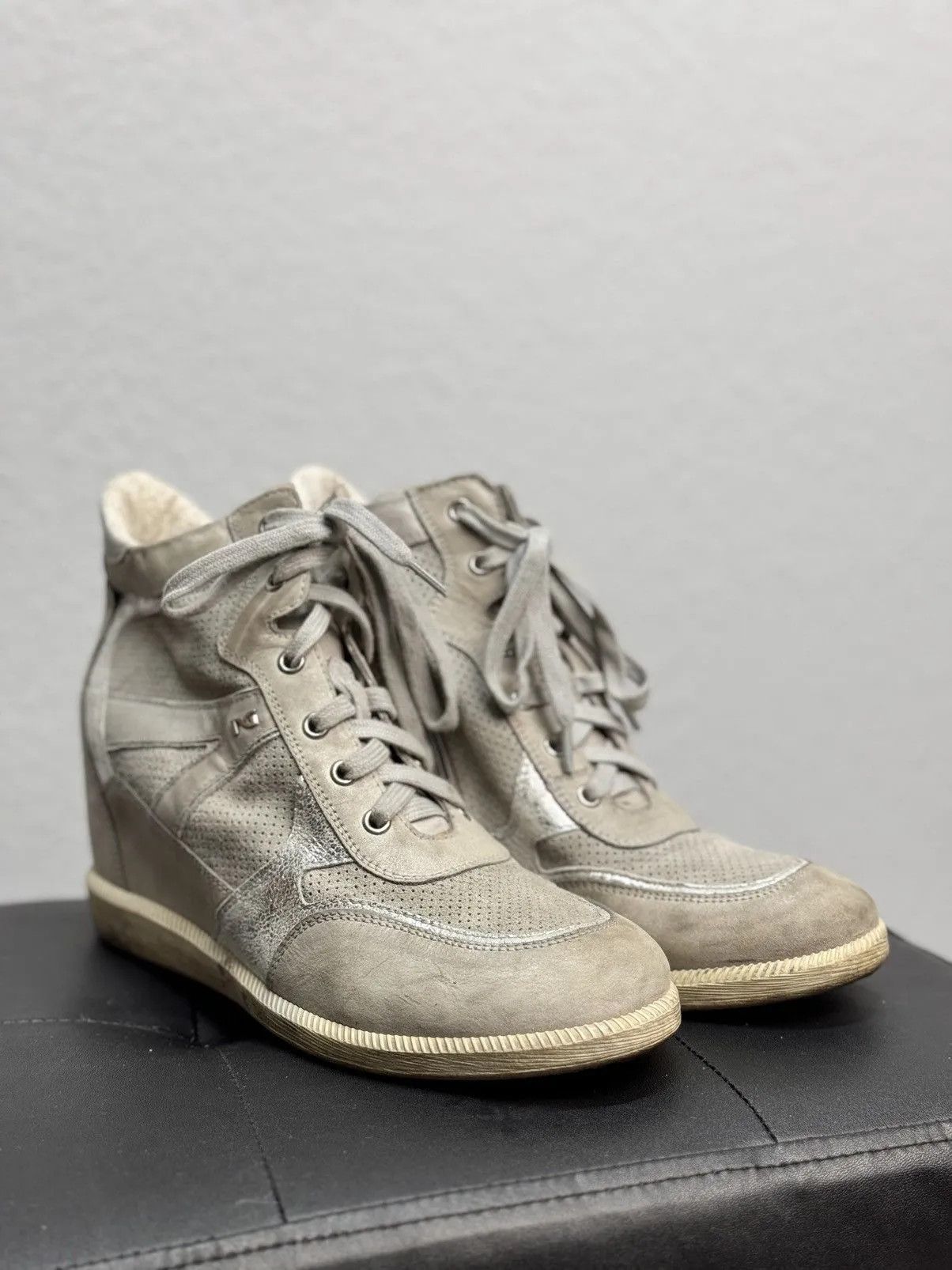 Isabel Marant Vintage Style Isabel Marant Bekett classic wedge beige shoes Size US 9 / IT 39 - 2 Thumbnail