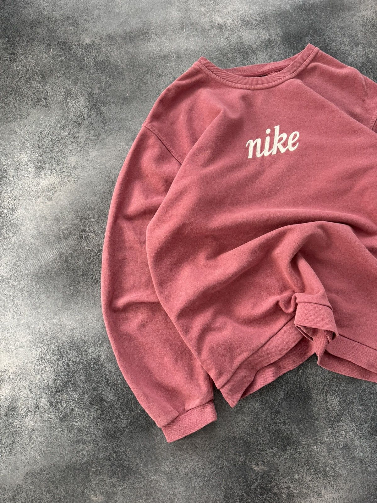 Nike Vintage Nike Big Logo Baggy Crewneck Sweatshirt y2k swoosh Size US L / EU 52-54 / 3 - 2 Thumbnail