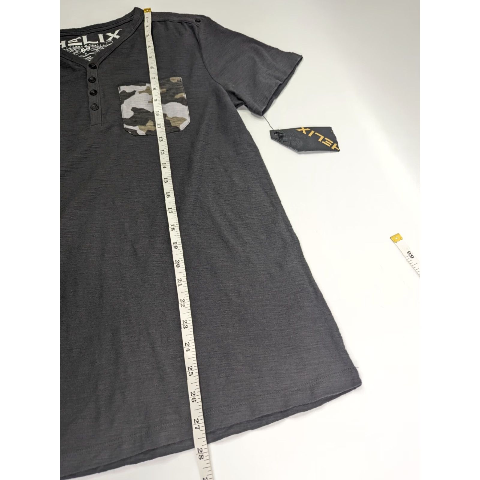 Vintage NWT Helix Camouflage Pocket Henley T Shirt Gray Short Sleeve Mens Size S Size US S / EU 44-46 / 1 - 3 Thumbnail