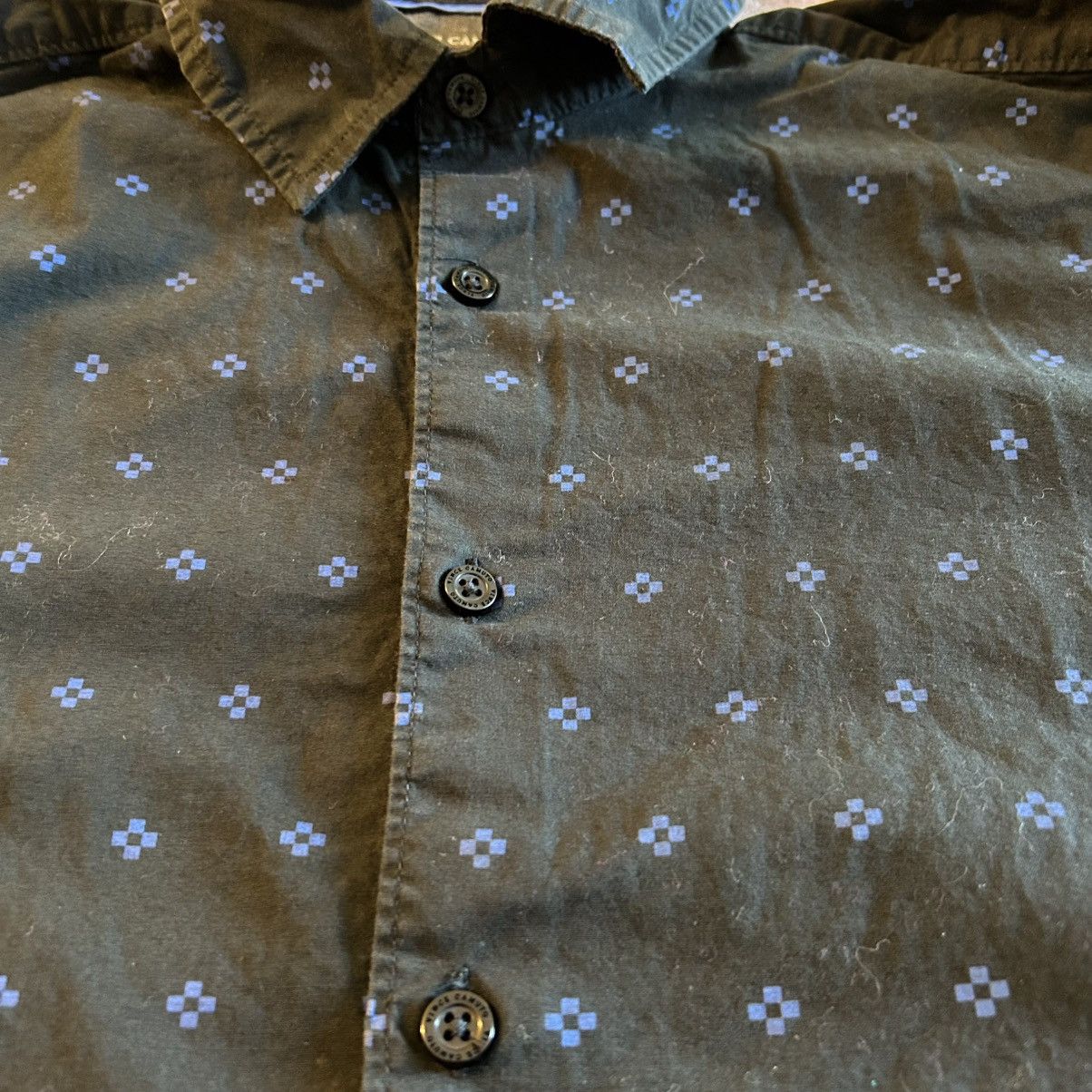 Vince Camuto Vince Camuto black with blue geometric print S/S button down Size US S / EU 44-46 / 1 - 2 Thumbnail
