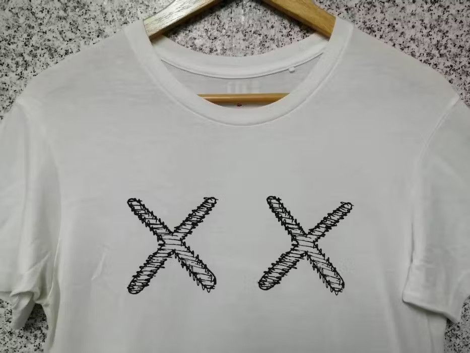 Japanese Brand × Kaws × Vintage 🔥 Rare 🔥 Vintage kaws Very Rare Size US M / EU 48-50 / 2 - 3 Thumbnail