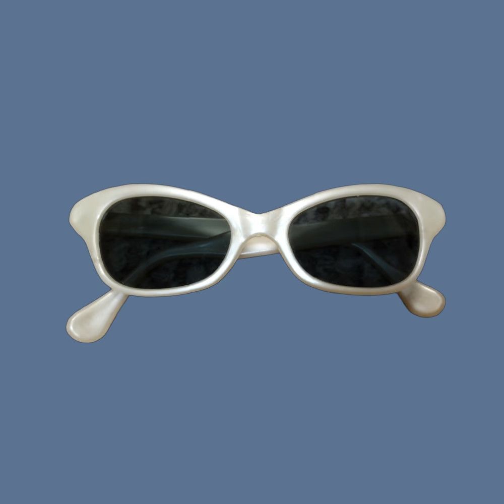 Wilson VINTAGE Willson Sunglasses Cat Eye Women Pearl Grunge 1950s 60s Printed Style Grunge Cobain Size ONE SIZE - 1 Thumbnail