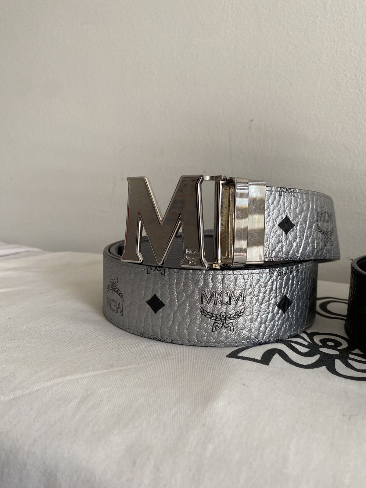 MCM MCM Claus M Silver Reversible Size ONE SIZE - 2 Thumbnail