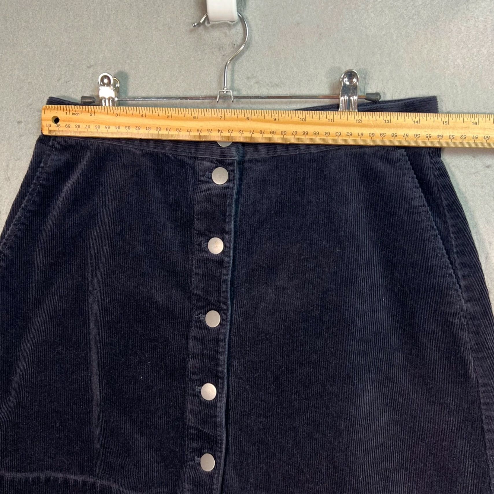 Uniqlo Uniqlo Womens Corduroy Button-Front Mini Skirt Black Size 10 Cotton Blend Short Casual Skirt Womens 10 Size 32" / US 10 / IT 46 - 4 Thumbnail