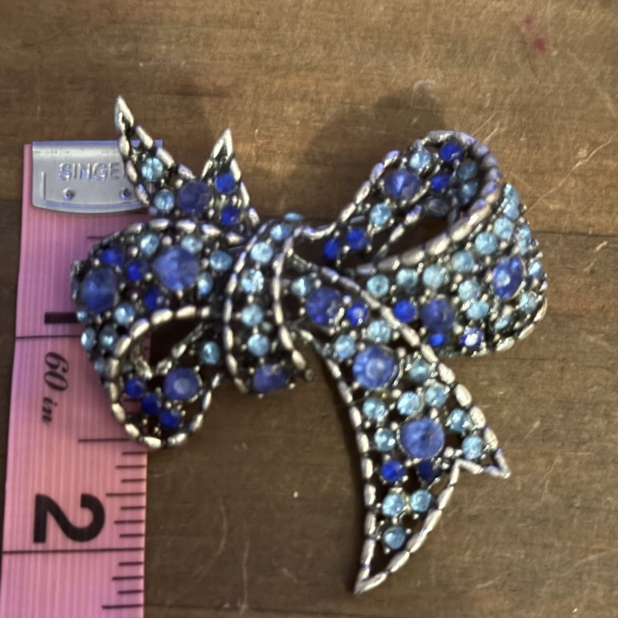 Vintage Vintage silver tone blue rhinestone bow brooch Size ONE SIZE - 3 Thumbnail