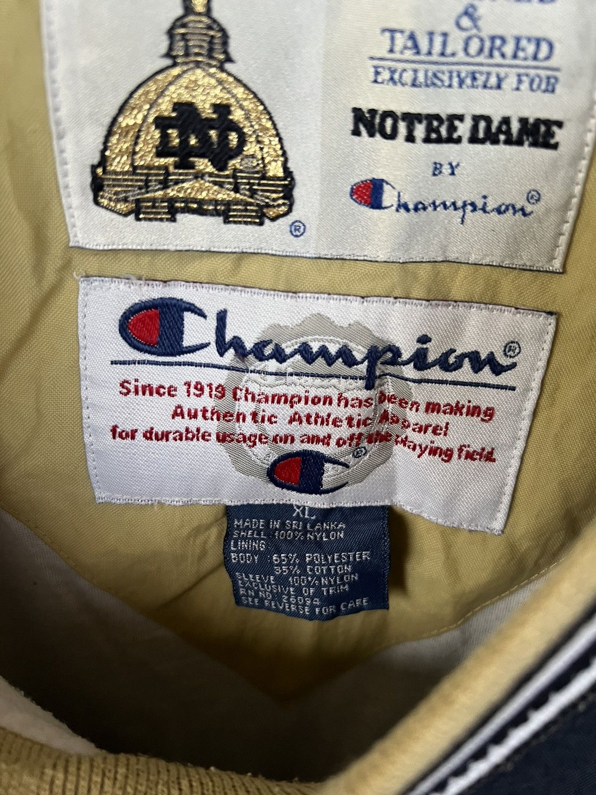 Vintage VINTAGE 90S OVERSIZE NYLON NOTRE DAM SWEATSHIRT FOOTBALL Size US XL / EU 56 / 4 - 5 Thumbnail