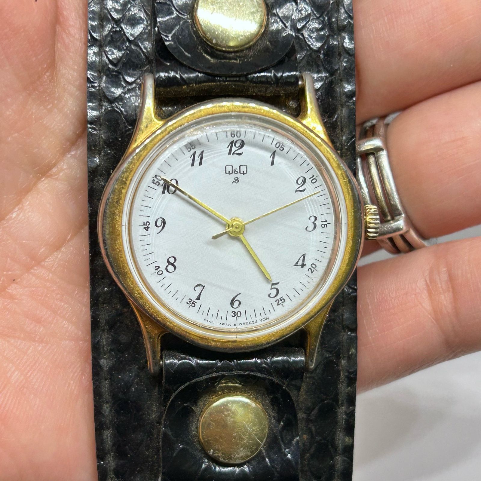 Other Q&Q Gold Tone Women’s Vintage Watch Black Strap St. Steel Size ONE SIZE - 6 Thumbnail